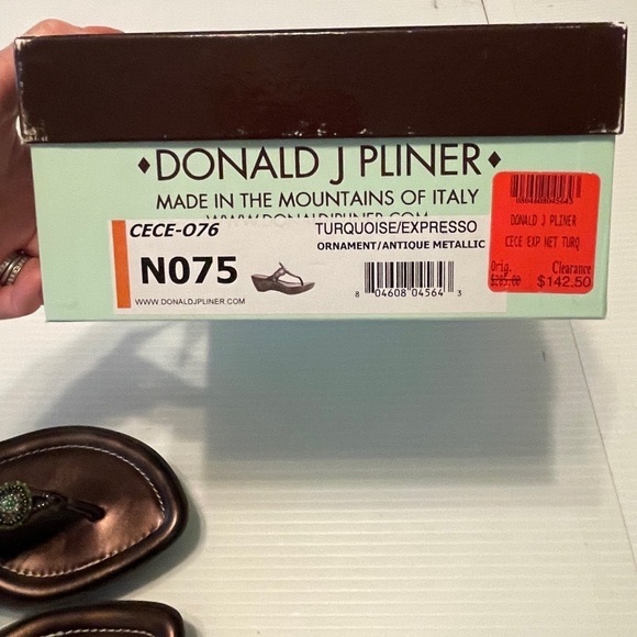 Donald J Pliner size 7.5 beaded sandals, brand new - Picture 7 of 7